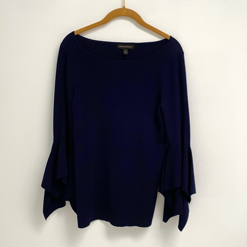Banana Republic Flare Sleeve Top. Navy. Size M.